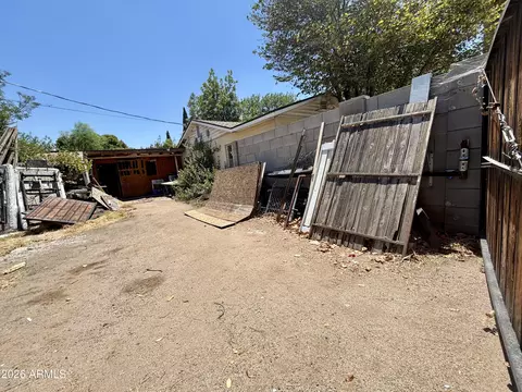 Exterior - 2335 W Myrtle Ave, Phoenix, AZ 85021 photo 10 of 12