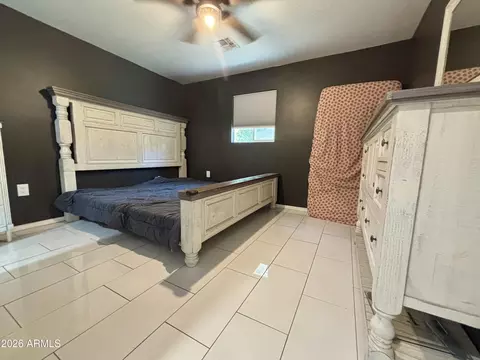 Bedroom - 2335 W Myrtle Ave, Phoenix, AZ 85021 photo 1 of 5