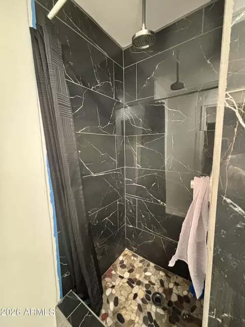 Bath - 2335 W Myrtle Ave, Phoenix, AZ 85021 photo 2 of 2