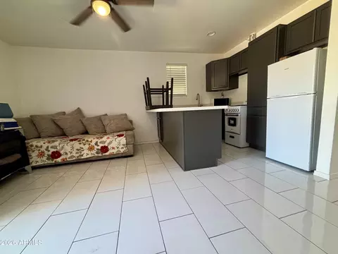 Kitchen - 2335 W Myrtle Ave, Phoenix, AZ 85021 photo 1 of 4