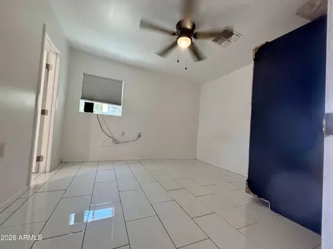 Bedroom - 2335 W Myrtle Ave, Phoenix, AZ 85021 photo 4 of 5