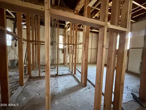 Entry Way - 2335 W Myrtle Ave, Phoenix, AZ 85021 photo 7 of 9