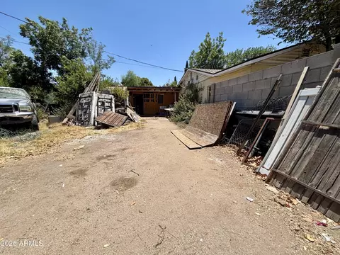 Exterior - 2335 W Myrtle Ave, Phoenix, AZ 85021 photo 8 of 12
