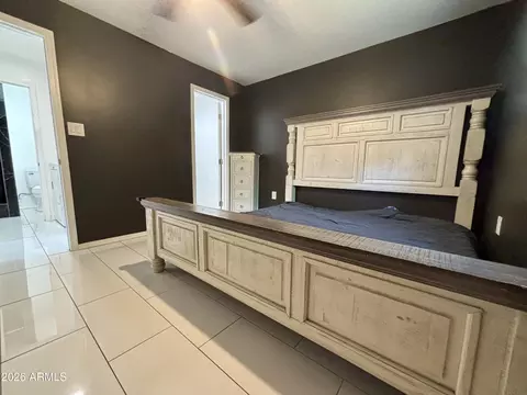 Bedroom - 2335 W Myrtle Ave, Phoenix, AZ 85021 photo 2 of 5