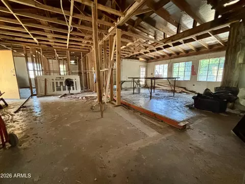 Entry Way - 2335 W Myrtle Ave, Phoenix, AZ 85021 photo 3 of 9