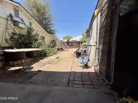 Exterior - 2335 W Myrtle Ave, Phoenix, AZ 85021 photo 7 of 12