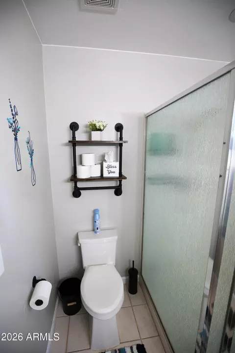 Bath - 3664 N Mistletoe Dr, Pine, AZ 85544 photo 3 of 8