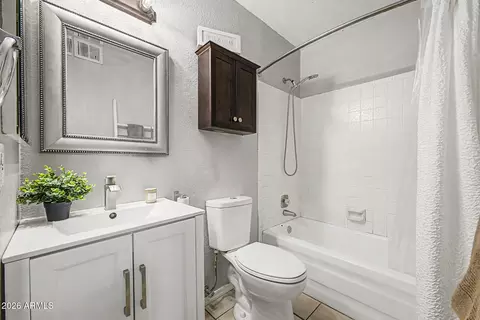Bath - 4860 E Capistrano Ave, Phoenix, AZ 85044 photo 3 of 3