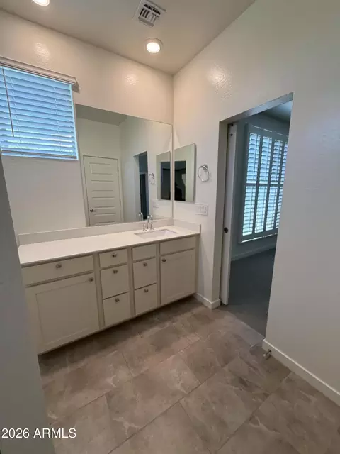 Bath - 2723 S Cavalier Dr #103, Gilbert, AZ 85295 photo 1 of 6