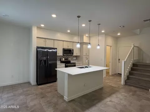 Kitchen - 2723 S Cavalier Dr #103, Gilbert, AZ 85295 photo 1 of 7
