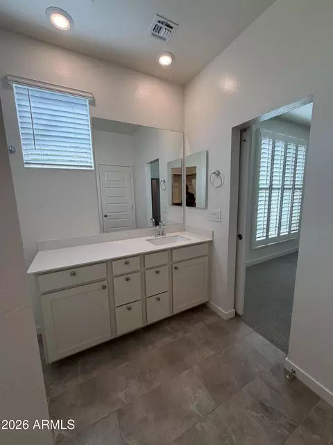 Bath - 2723 S Cavalier Dr #103, Gilbert, AZ 85295 photo 5 of 6