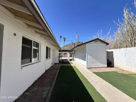 Exterior - 1132 W North Ln, Phoenix, AZ 85021 photo 3 of 6