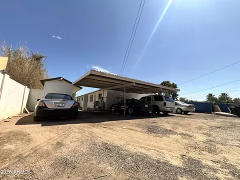 Exterior - 1132 W North Ln, Phoenix, AZ 85021 photo 5 of 6