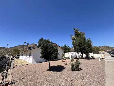 Exterior - 1132 W North Ln, Phoenix, AZ 85021 photo 1 of 6