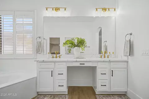 Bath - 10709 E Knowles Ave, Mesa, AZ 85209 photo 2 of 5