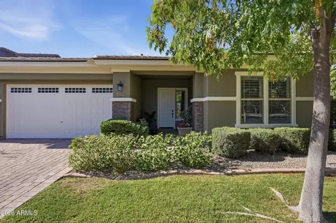 Exterior - 4118 E Marlene Dr, Gilbert, AZ 85296 photo 5 of 7