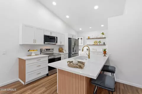 6321 W Beryl Ave, Glendale, AZ 85302