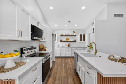 6321 W Beryl Ave, Glendale, AZ 85302