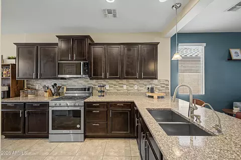 Kitchen - 3706 E Lodgepole Dr, Gilbert, AZ 85298 photo 1 of 2