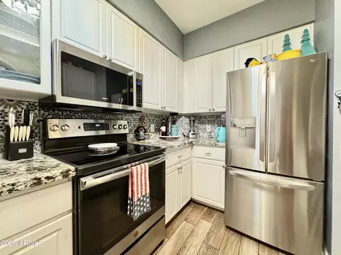 Kitchen - 1701 E Colter St #116, Phoenix, AZ 85016 photo 3 of 4
