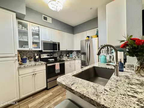 Kitchen - 1701 E Colter St #116, Phoenix, AZ 85016 photo 1 of 4