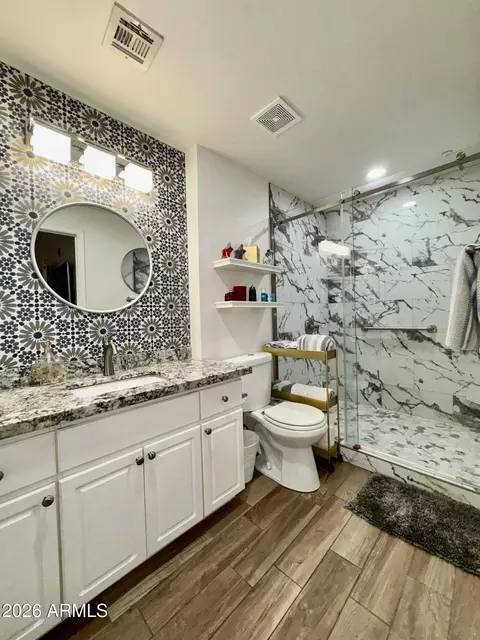 Bath - 1701 E Colter St #116, Phoenix, AZ 85016 photo 3 of 4