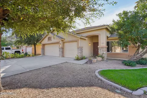 Exterior - 3861 E Aspen Way, Gilbert, AZ 85234 photo 4 of 6