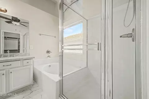 Bath - 3861 E Aspen Way, Gilbert, AZ 85234 photo 3 of 4