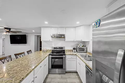 Kitchen - 8214 E 4th Ave, Mesa, AZ 85208 photo 3 of 3