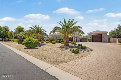 Exterior - 2347 E Sanoque Ct, Gilbert, AZ 85298 photo 5 of 25