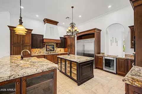 Kitchen - 2347 E Sanoque Ct, Gilbert, AZ 85298 photo 2 of 9