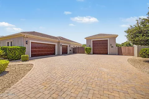 2347 E Sanoque Ct, Gilbert, AZ 85298