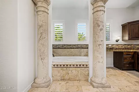Bath - 2347 E Sanoque Ct, Gilbert, AZ 85298 photo 4 of 10
