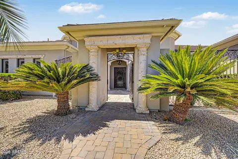 Exterior - 2347 E Sanoque Ct, Gilbert, AZ 85298 photo 10 of 25
