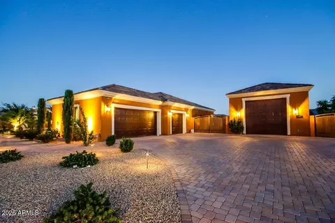 2347 E Sanoque Ct, Gilbert, AZ 85298 photo 14