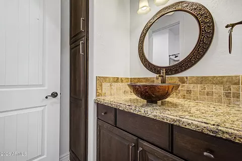 Bath - 2347 E Sanoque Ct, Gilbert, AZ 85298 photo 10 of 10