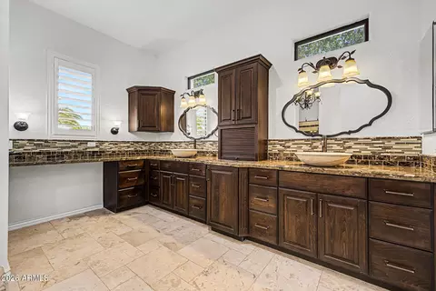 Bath - 2347 E Sanoque Ct, Gilbert, AZ 85298 photo 3 of 10