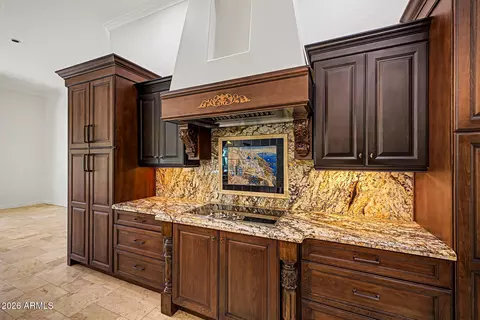 Kitchen - 2347 E Sanoque Ct, Gilbert, AZ 85298 photo 7 of 9