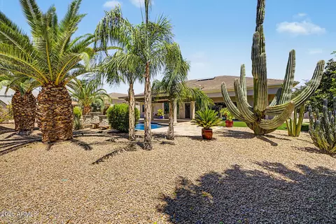 Exterior - 2347 E Sanoque Ct, Gilbert, AZ 85298 photo 19 of 25