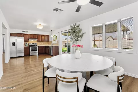2322 E Juanita Ave, Mesa, AZ 85204