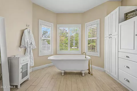 Bath - 2158 E Virginia St, Mesa, AZ 85213 photo 3 of 9