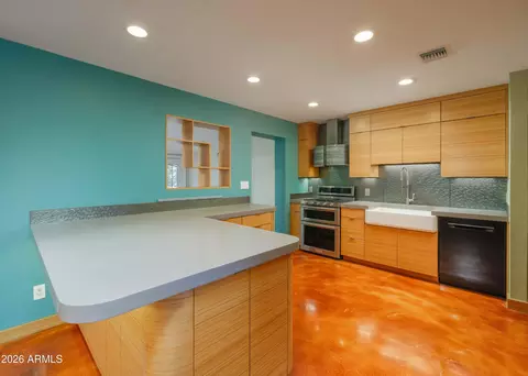 Kitchen - 1013 E Diana Ave, Phoenix, AZ 85020 photo 2 of 4