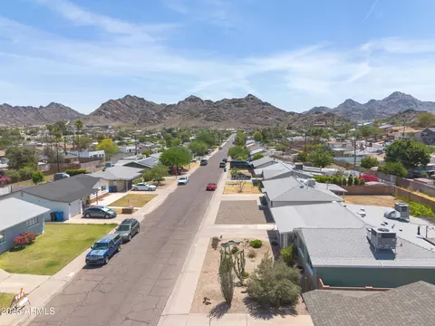 View/Area - 1013 E Diana Ave, Phoenix, AZ 85020 photo 2 of 8