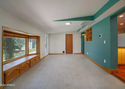 Living - 1013 E Diana Ave, Phoenix, AZ 85020 photo 3 of 4