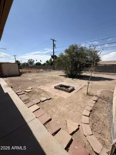 546 E La Mirada Dr, Phoenix, AZ 85042 photo 4