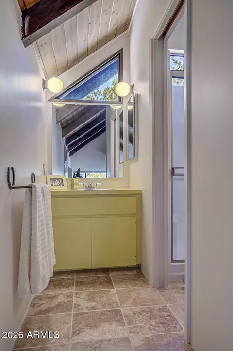 Bath - 4860 N Canyon Vis, Pine, AZ 85544 photo 1 of 2