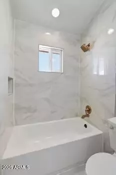 Bath - 1067 E Sequoia Dr, Phoenix, AZ 85024 photo 4 of 5