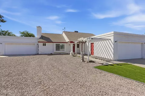 Exterior - 1067 E Sequoia Dr, Phoenix, AZ 85024 photo 1 of 7