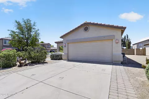 566 E Renegade Pl, San Tan Valley, AZ 85143