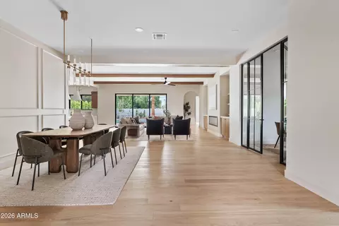 Dining - 4035 E Osborn Rd, Phoenix, AZ 85018 photo 2 of 3